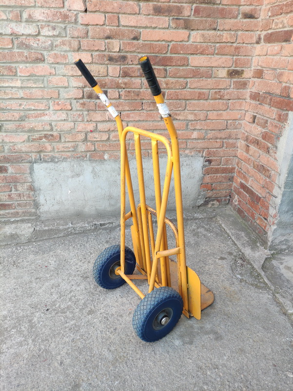 carretilla almacen rueda aire metal 119x76x57 1u